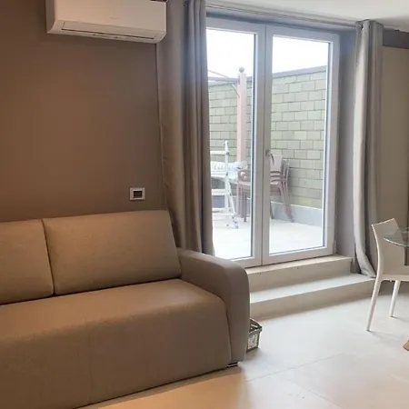 R39 Attic With Terrace And Private Parking Apartmán *