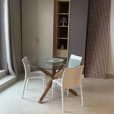 Apartament R39 Attic With Terrace And Private Parking Mediolan